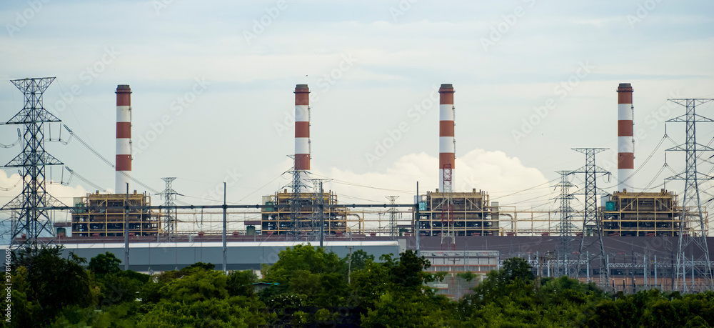 Obraz premium Power plant with chimneys