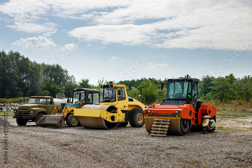 Transport for repair and laying of asphalt. Steamroller machines for laying asphalt.