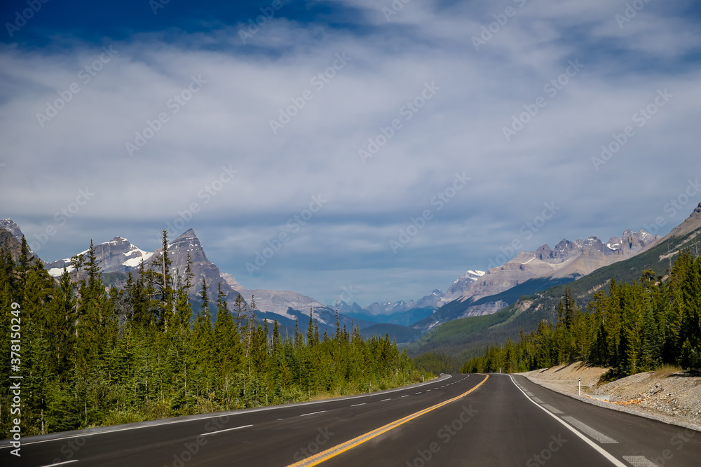 Naklejka premium Landscapes of the Rocky Mountains in Jasper National Park