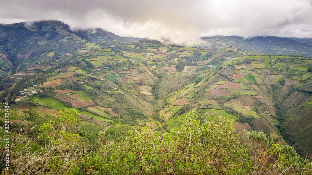 Obraz premium landscape of the mountains around turistic place Kuelap in Chachapoyas Peru