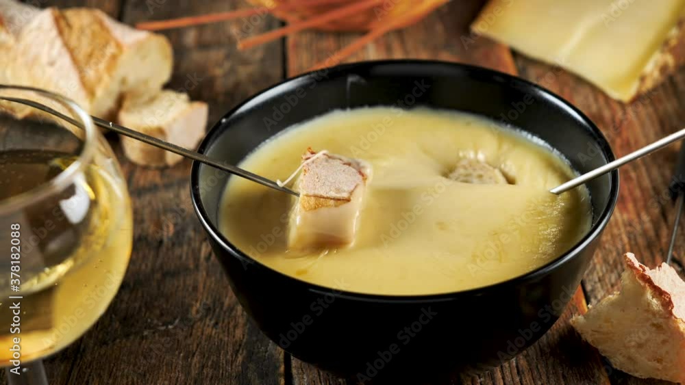 cheese fondue with wine and bread