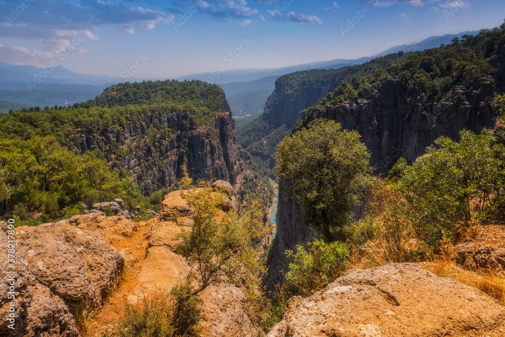 The canyon between the two mountains, which are shaped as horns, which the people of the region call the 'Tazi Canyon', reveals the view of Köprüçay under the feet. August 2020