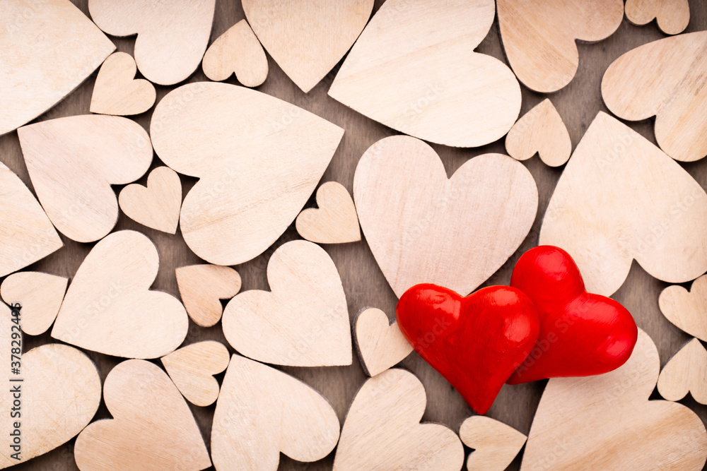 Obraz premium Red heart, valentine day greeting card. Wooden hearts background.
