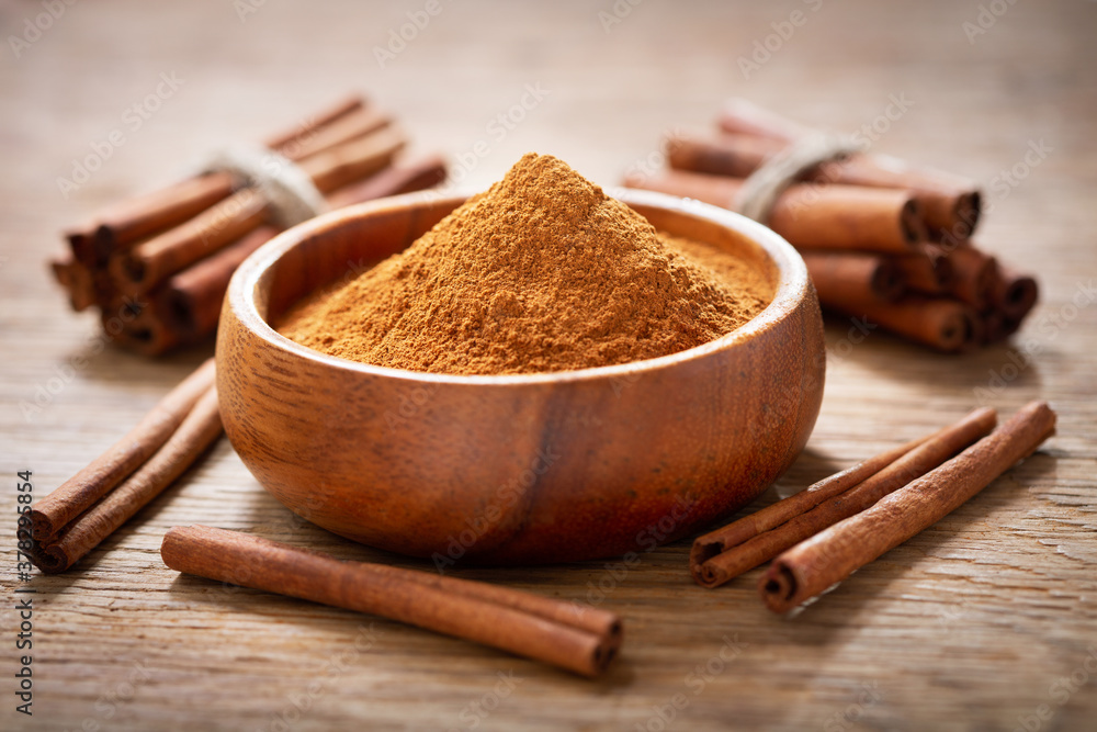 Cinnamon sticks and powder Cinnamon sticks and powder