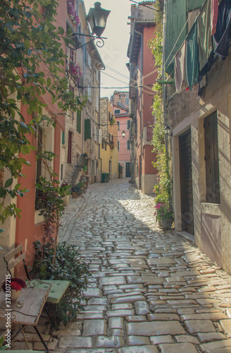 rue pav  e ancienne et typique    Rovinj en croatie