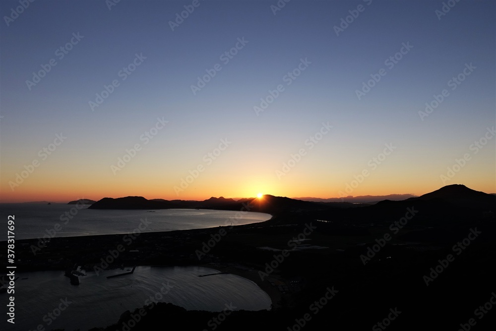 糸島の立石山から見る日の出