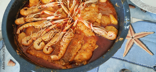 Fototapeta Naklejka Na Ścianę i Meble -  typical spanish meal with seafood