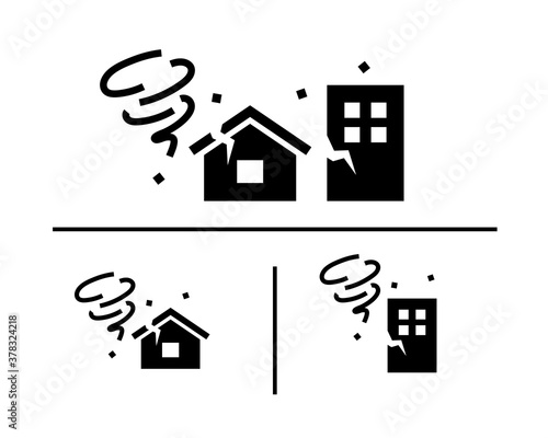 台風、竜巻、突風のアイコンのセット／建物／家／強風／嵐／自然災害／大雨／豪雨／天気／渦巻／被害／