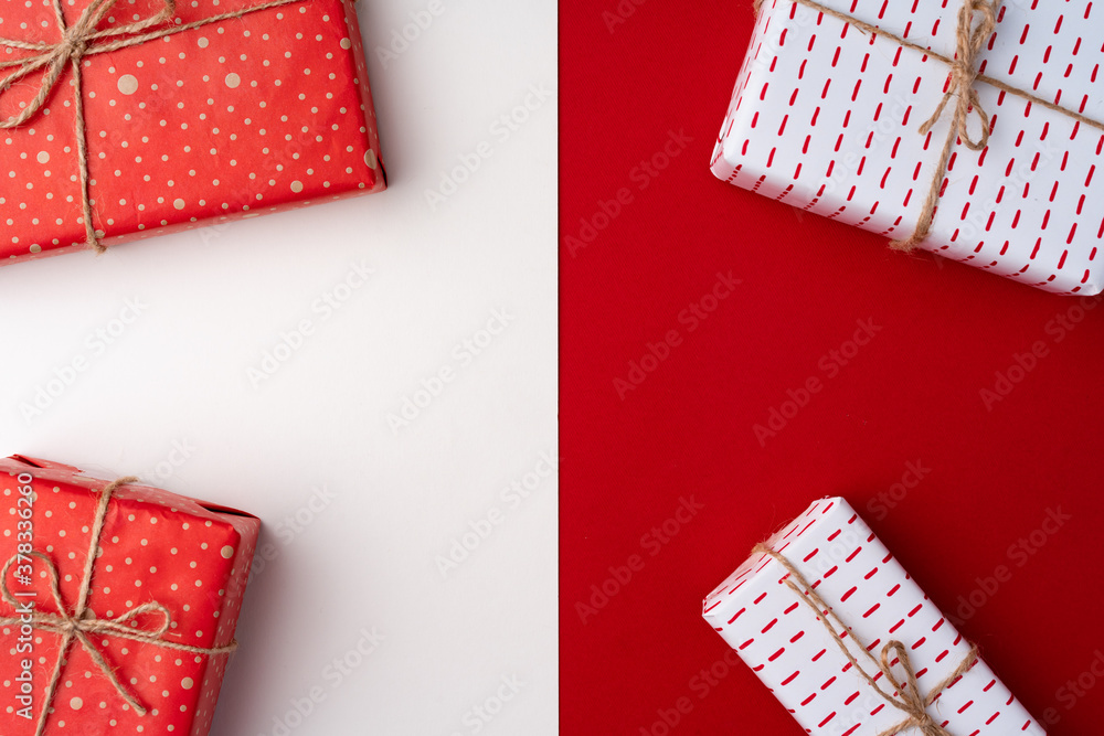 Fototapeta premium Beautiful red and white composition with Christmas gifts