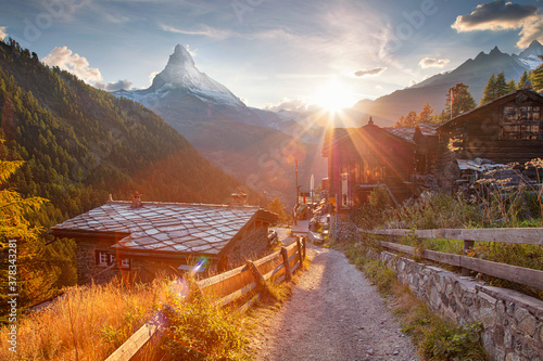 Obraz na płótnie Swiss Alps. Landscape image of Swiss Alps with the Matterhorn during beautiful autumn sunset.
w salonie