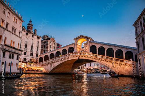 city canal grande