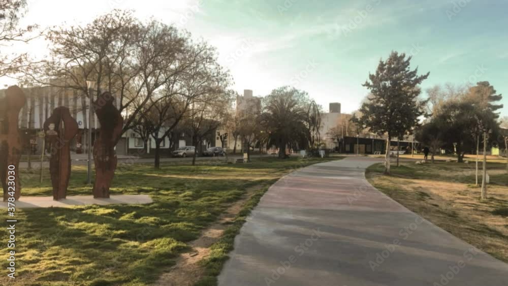 Paseo de las esculturas y caminatas Paseo de las esculturas y caminatas
