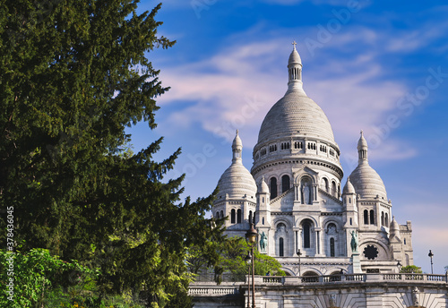 The Basilica of the Sacred Heart of Paris, commonly known as Sacré-Cœur Basilica, located in the Montmartre district of Paris, France. © Jbyard