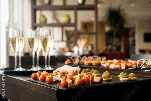 Foto Wedding reception drinks sand canapes