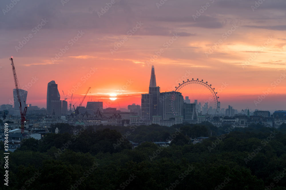 Central London stunning sunrise view from Park Lane 