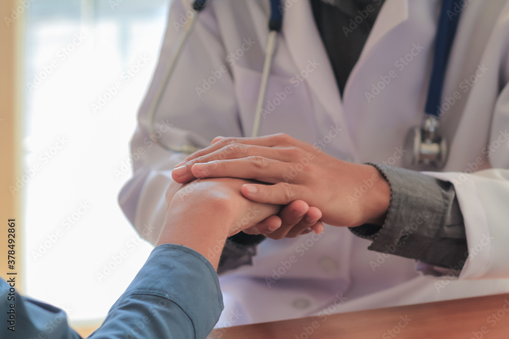 Fototapeta premium The patients visit the doctor to consult and check the health of the current disease in order to properly treat. Concepts of medical consultants for correct health care and disease treatment