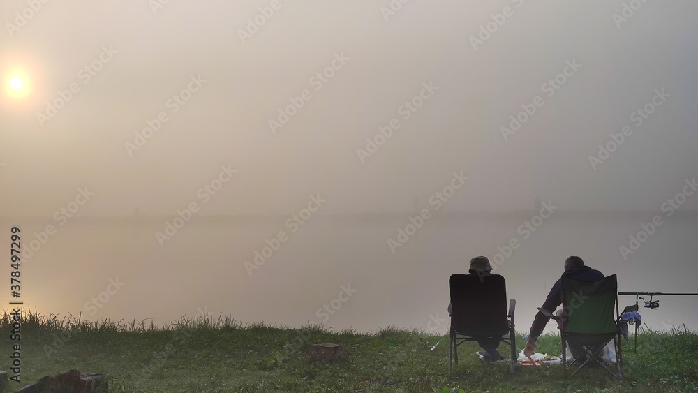 © thaarey1986 - Fisherman in the foggy morning