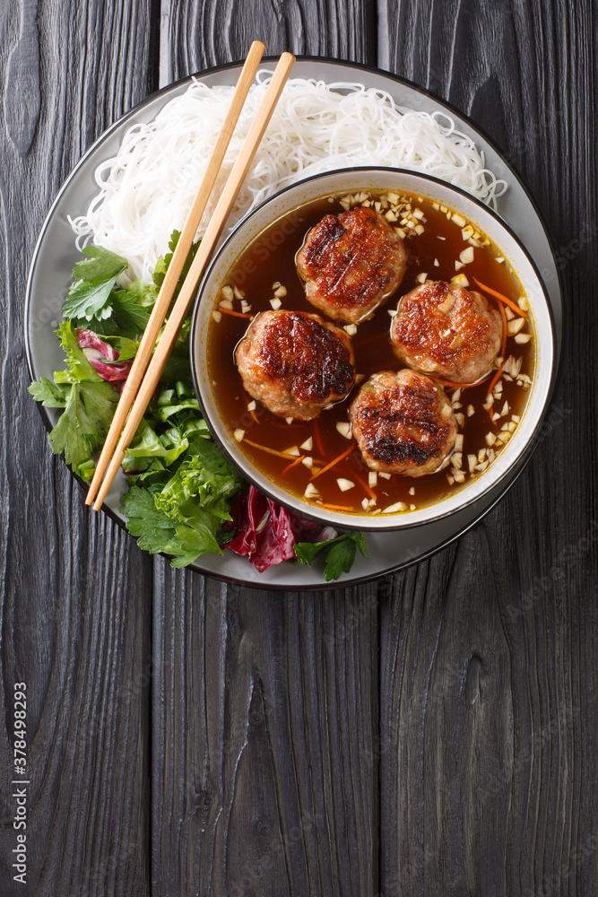 Fotka „Bun cha consists of rice vermicelli noodles (bun), grilled pork