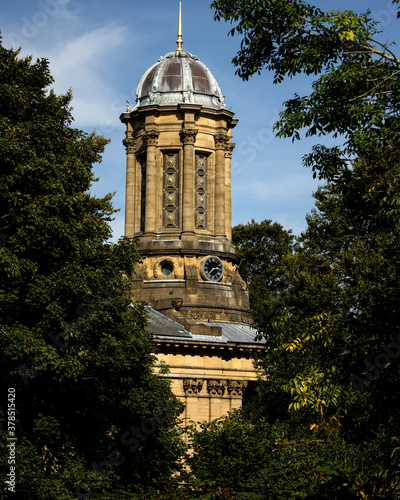 Foto The Italianate tower of Saltaire United Reform Church which was built by Titus S