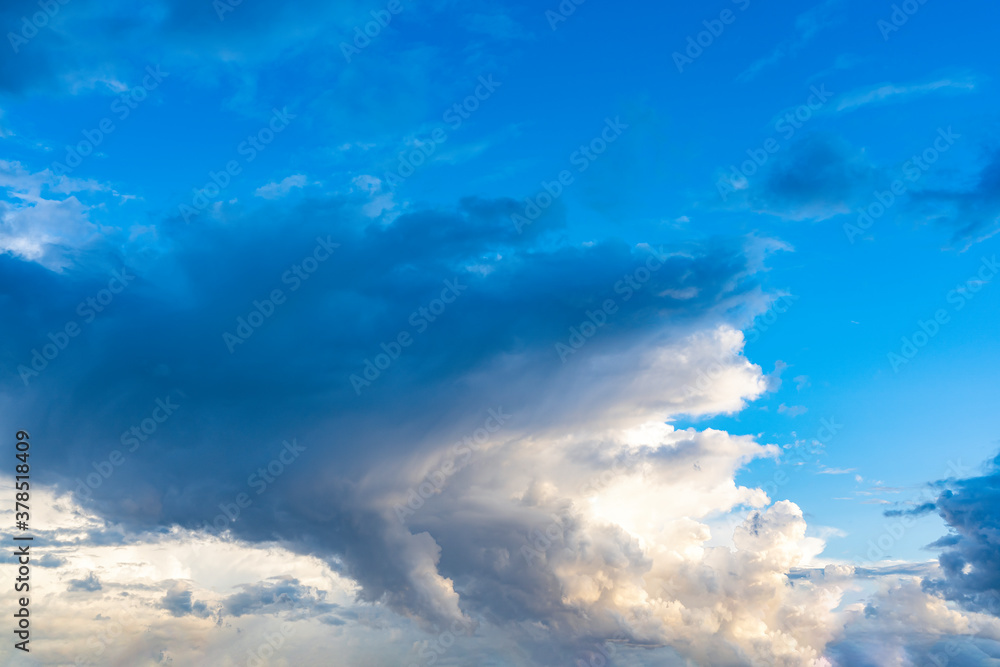 An enormous funnel-shaped thundercloud is forming over Zoetermeer An enormous funnel-shaped thundercloud is forming over Zoetermeer