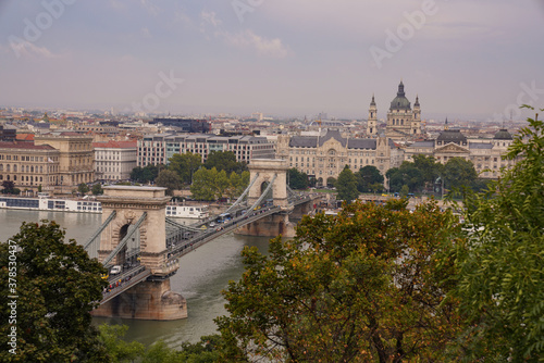 Wallpaper Mural Chain Bridge in Budapest Torontodigital.ca