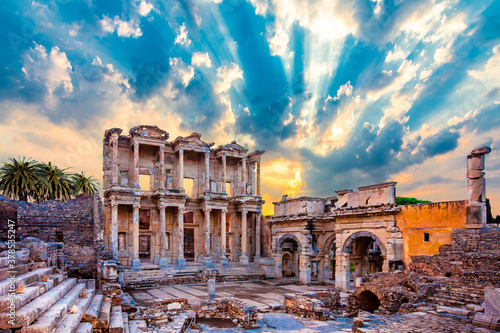 Obraz na płótnie The Celsus Library of Ephesus Ancient City w salonie