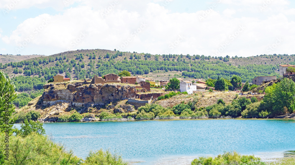 Obraz premium Nuevalos, paisaje de la provincia de Zaragoza, Zaragoza, Aragón, España, Europa 