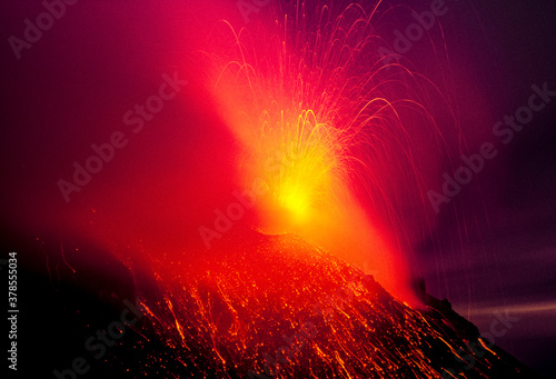 Stromboli eruption 