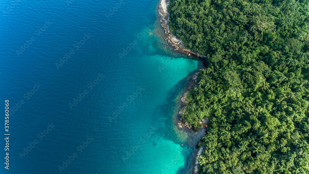 aerial view of a caribbean island - obrazy, fototapety, plakaty 