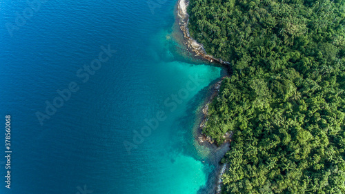 Print op canvas aerial view of a caribbean island