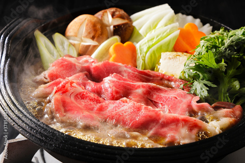 Fotografie 国産和牛ロースのすき焼き　Sukiyaki
