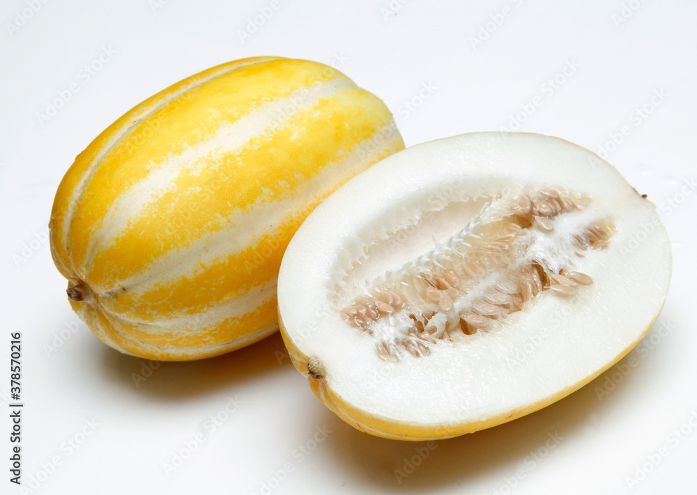The oriental melon (Cucumis melo Makuwa Group), also known as the Korean melon, is a type of muskmelon that is cultivated in East Asia. The oriental melon (Cucumis melo Makuwa Group), also known as the Korean melon, is a type of muskmelon that is cultivated in East Asia.