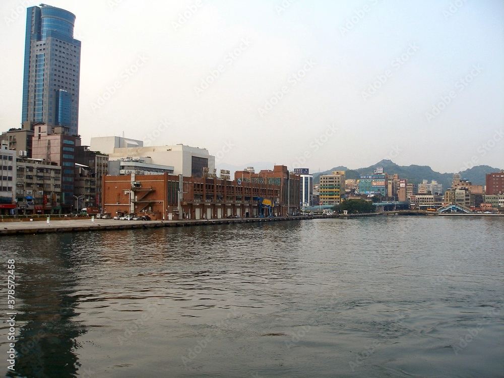 Fototapeta premium Beautiful view of the city from the hill