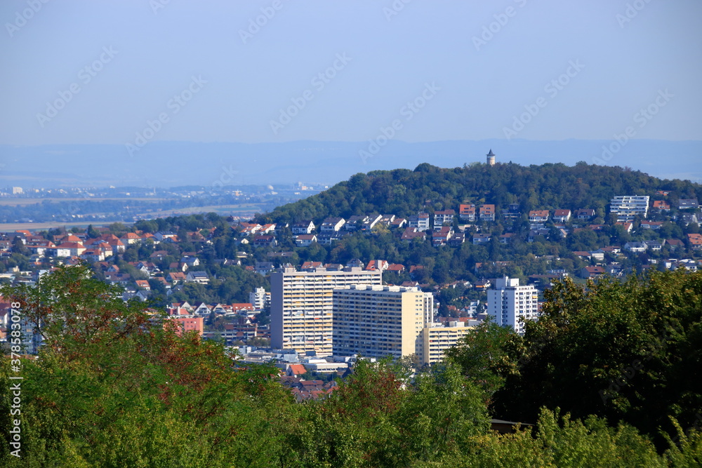 Obraz premium Blick über Leonberg auf den Engelbergturm