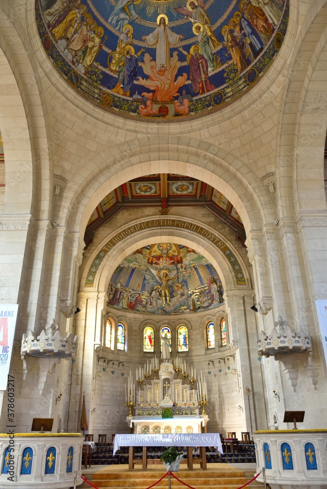 Fototapeta premium Basilique du Bois-Chenu (Vosges)
