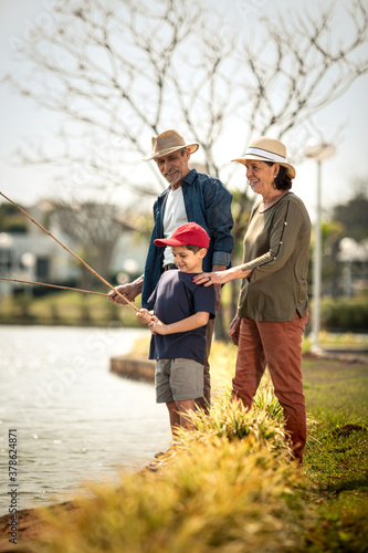 Pescaria com os avós photo