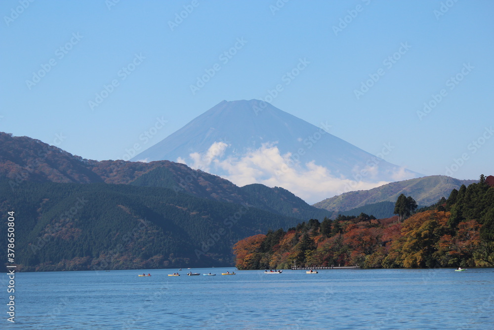 Fuji mountain and lake