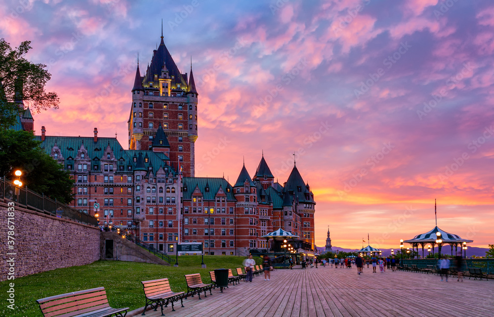 Obraz premium Quebec City Skyline at Sunset - Quebec, Canada