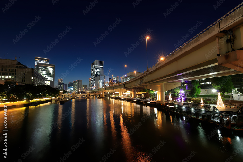 大阪　中之島　堂島川の美しい夜景