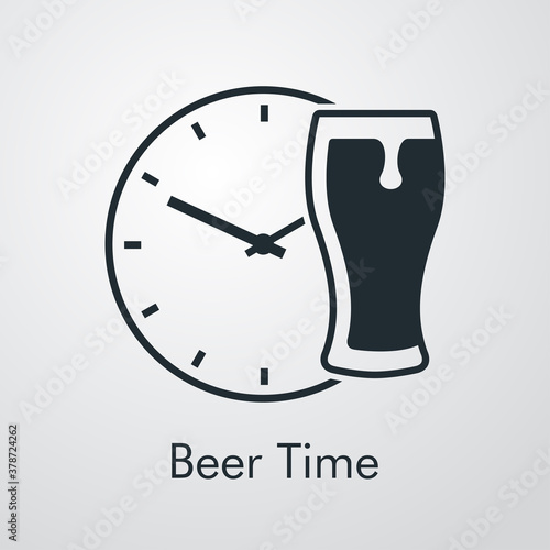 Logotipo con texto Beer Time con reloj y vaso de cerveza vintage con espuma en fondo gris