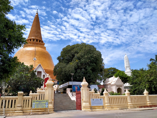 Phra Pathom Chedi - the world's tallest chedi, Thailand.