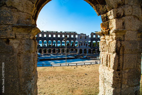 Vista interior desde columna de la Arena de Pula 