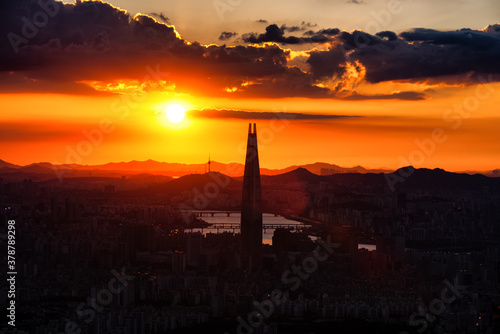 Obraz na płótnie lotte tower at sunset in Seoul, South Korea w salonie