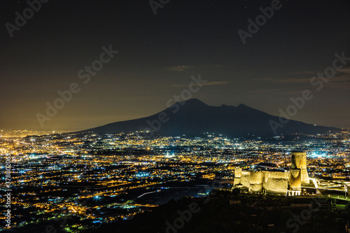 Panorama della città di Napoli con il Vesuvio © Vincenzo VAD