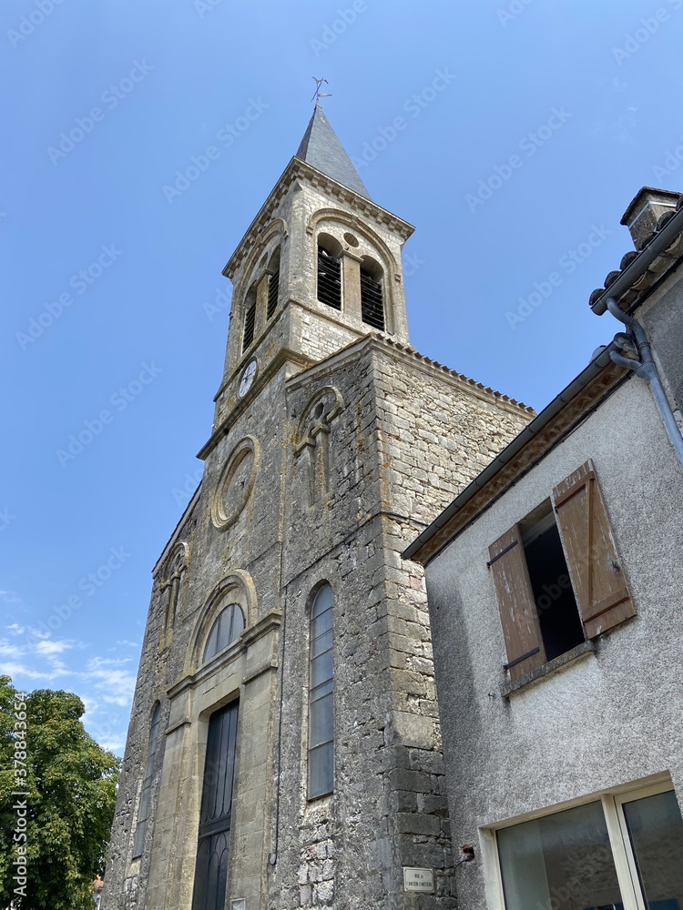 Fototapeta premium Eglise de Saint Cirq Lapopie dans le Lot, Occitanie