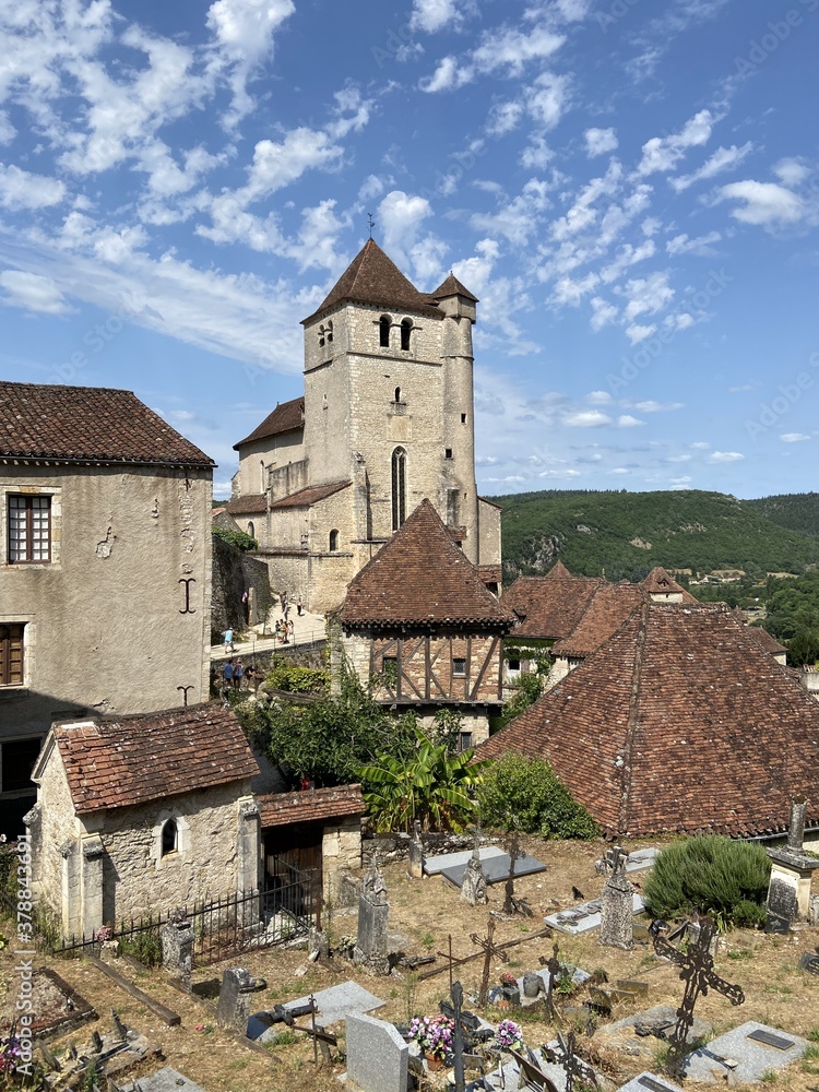 Cimetière de Saint Cirq Lapopie dans le Lot, Occitanie