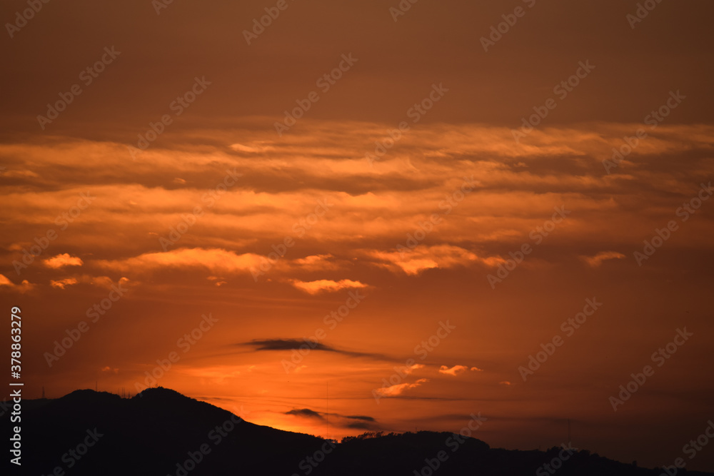 Obraz premium sunset over the mountains