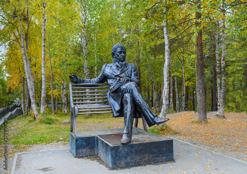  Zurab Tsereteli's sculpture, a monument to the famous 19th-century Russian poet Alexander Pushkin.