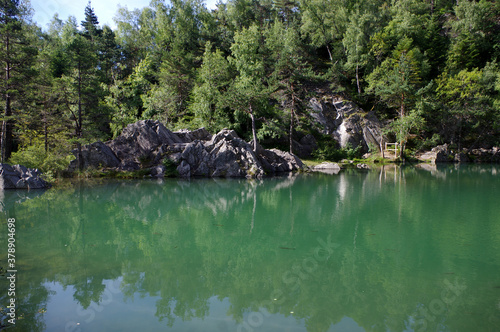 le lac bleu de champclause en haute loire