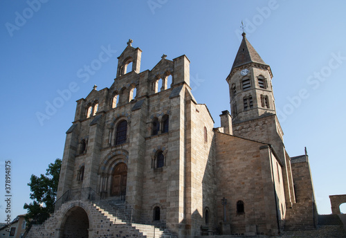 L'église moyenâgeuse de saint-Julien Chapteuil en haute-Loire